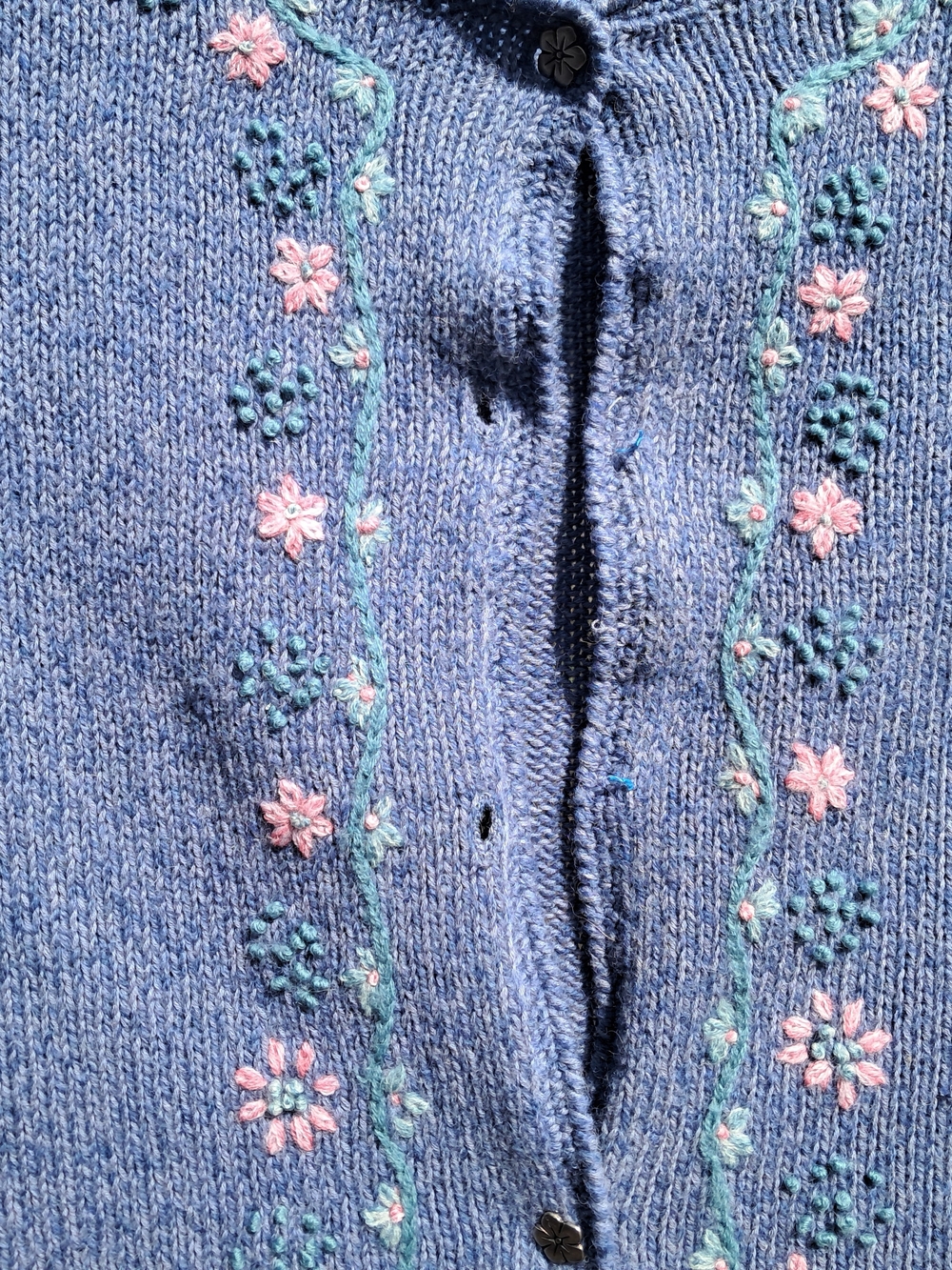 Northern Reflections Light Blue Knit Cardigan with Floral Button - Picture 3 of 5